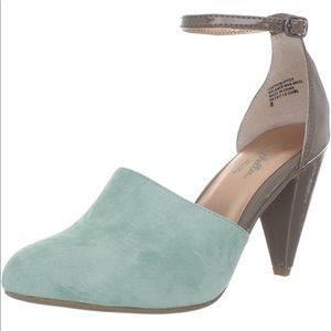 Seychelles Music to My Ears Pumps in Aqua/Charcoal